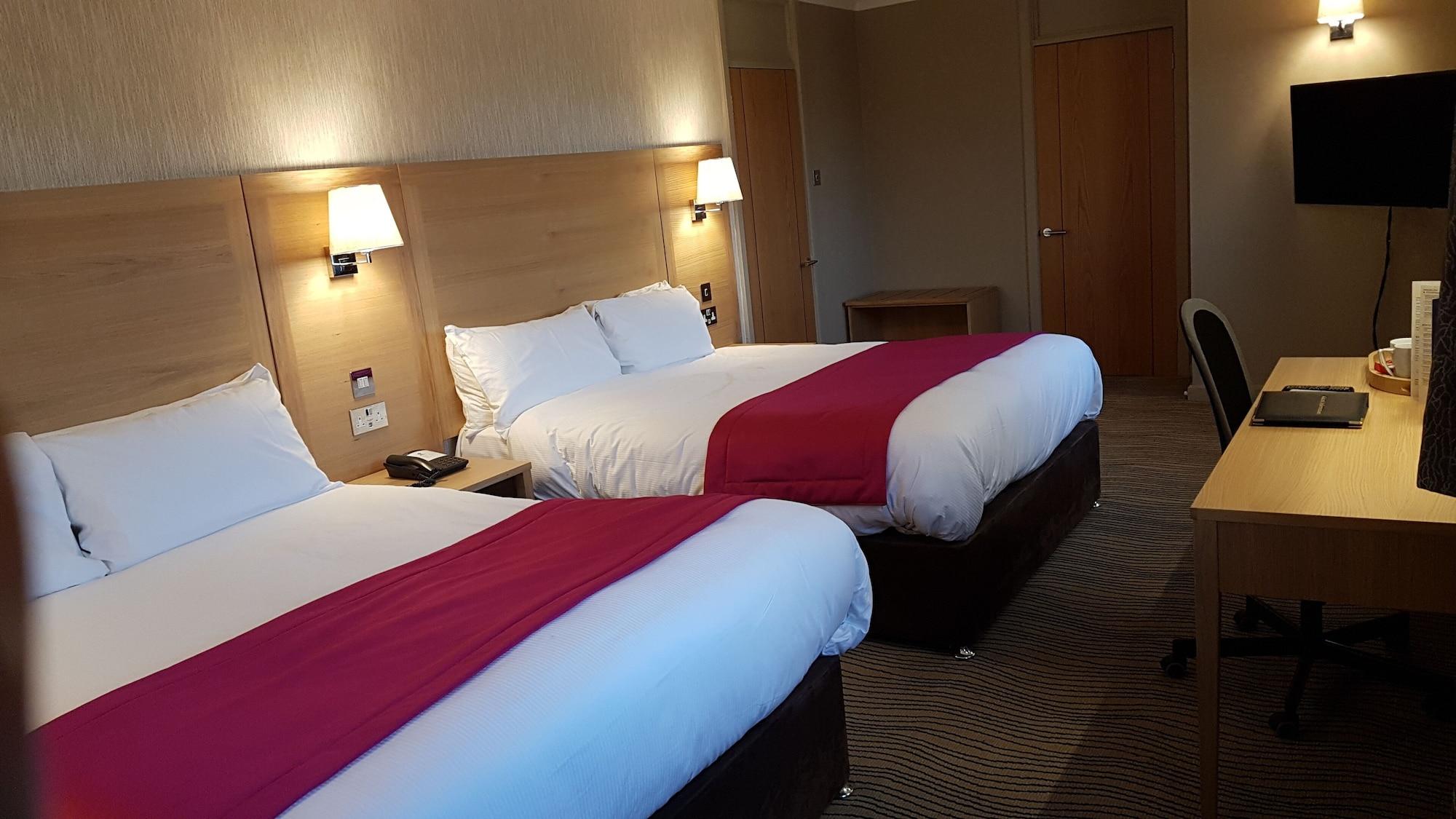 Best Western Heath Court Hotel نيوماركت المظهر الخارجي الصورة