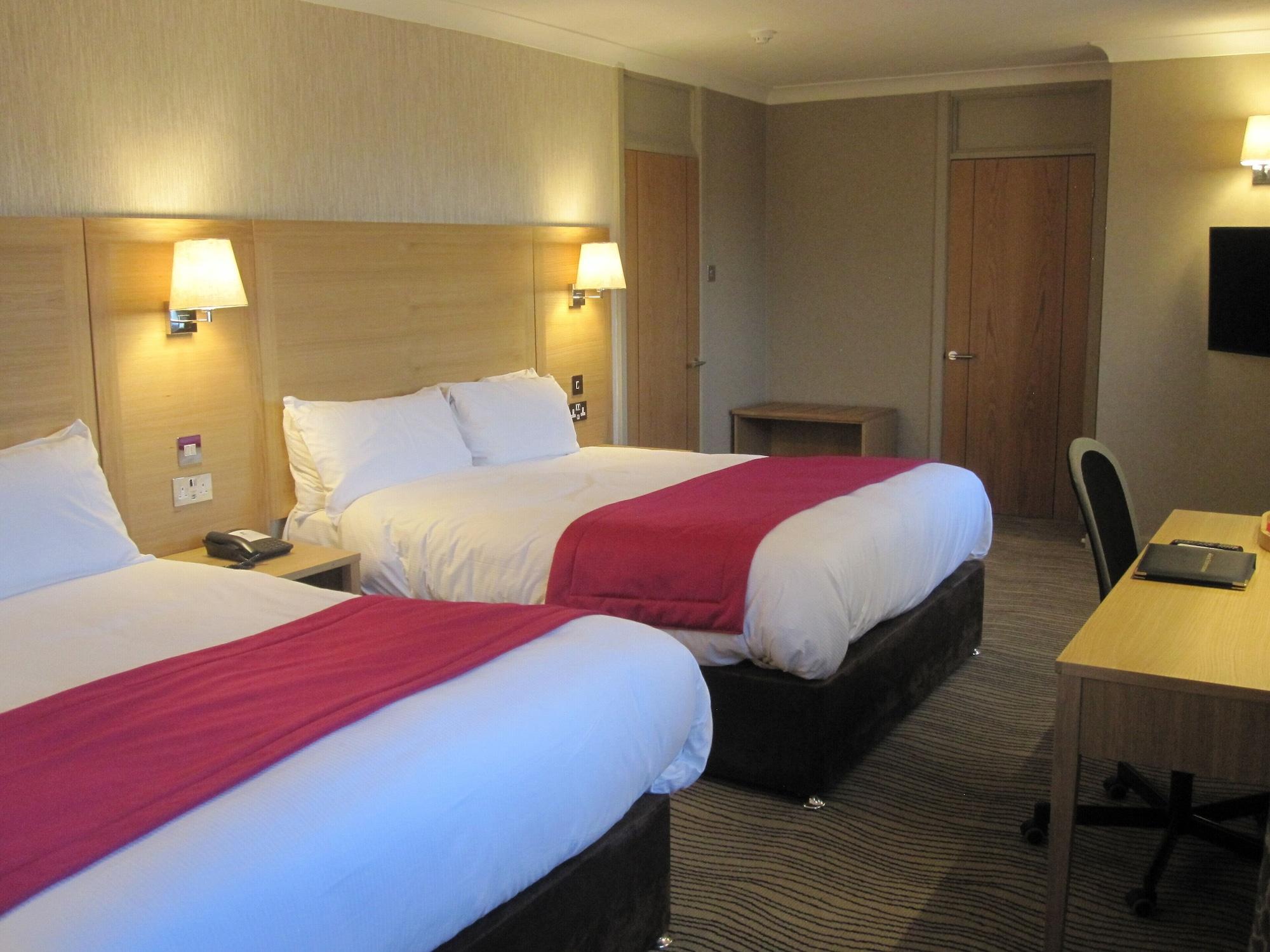 Best Western Heath Court Hotel نيوماركت المظهر الخارجي الصورة
