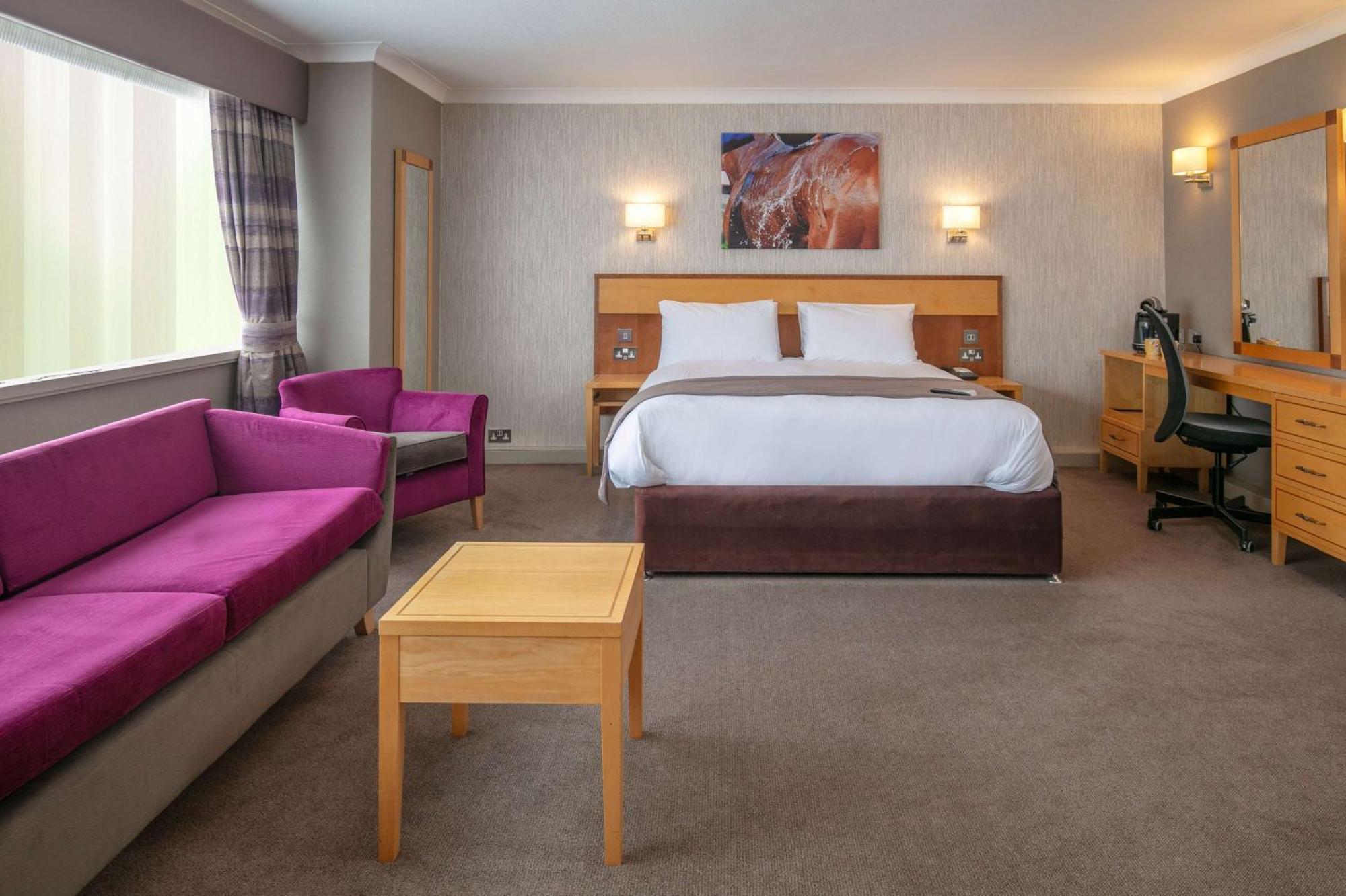 Best Western Heath Court Hotel نيوماركت المظهر الخارجي الصورة